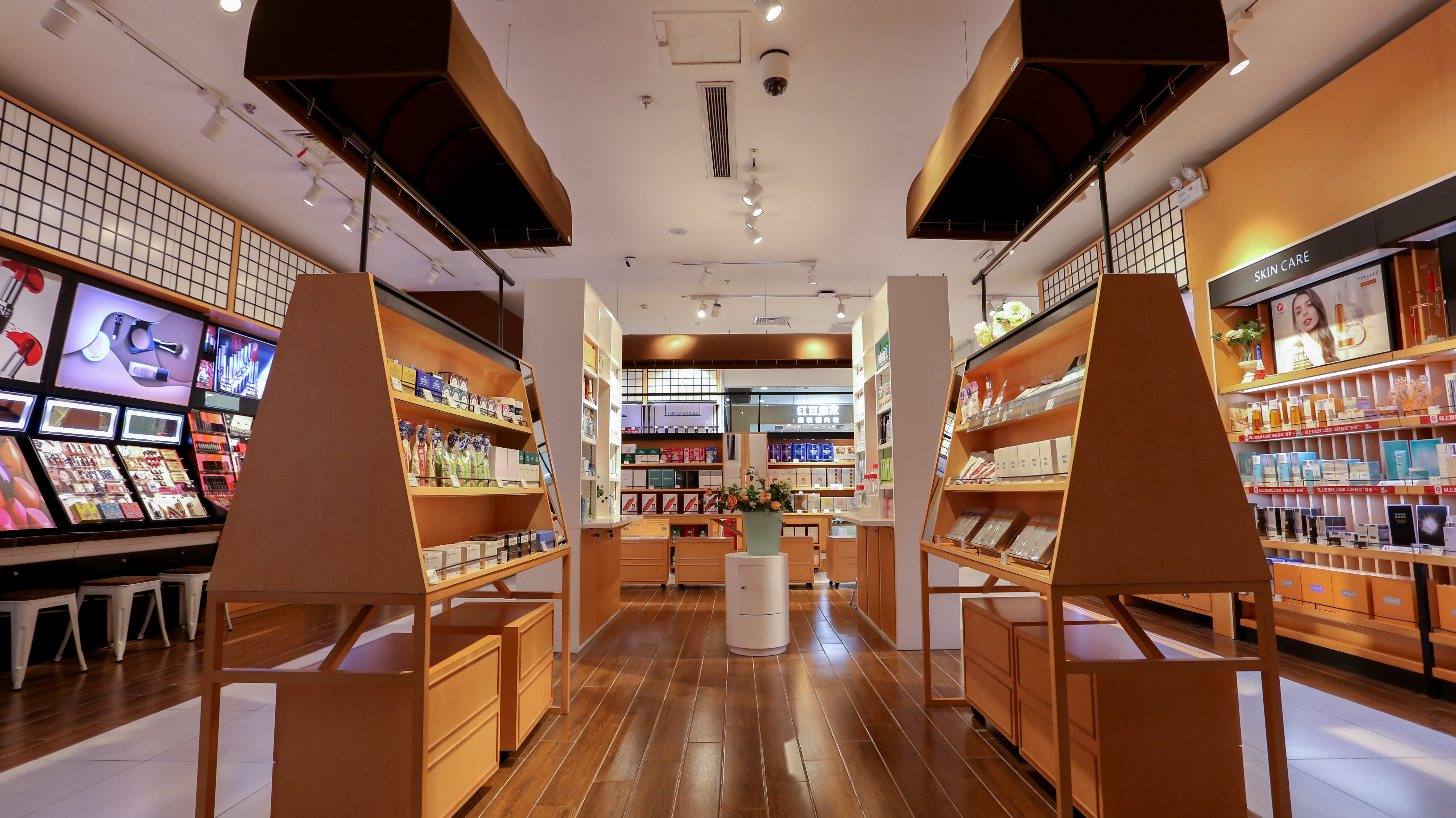 狐狸小妖化妆品美妆加盟店