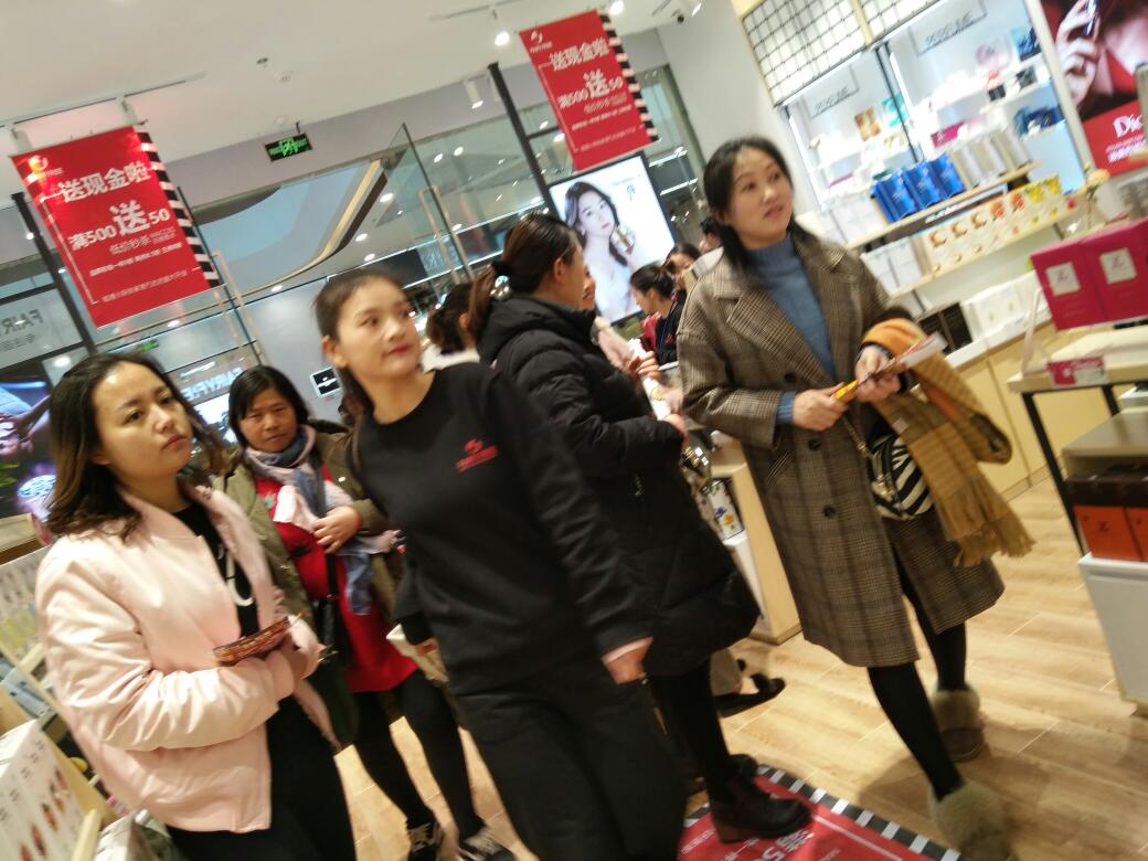 狐狸小妖张家港万达店开业五天业绩破近30万!